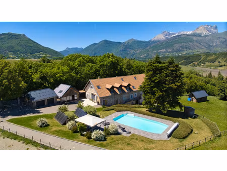 ancien corps de ferme entièrement rénové