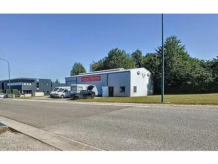 entrepôt au cœur du zoning industriel d'awans