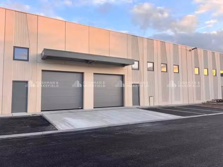 local d'activité à vendre ou à louer - proche aéroport