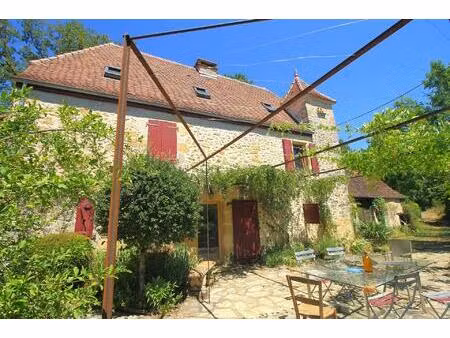 belle propriété de caractère en pierre  à finir d'aménager. grange attenante et...