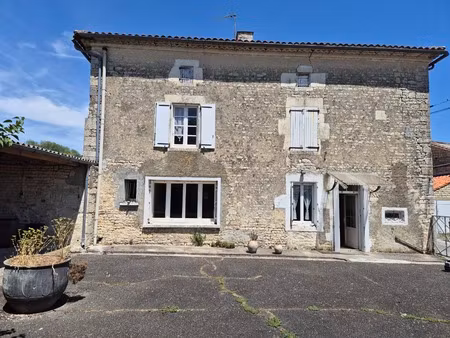 vente maison à rénover à 8 min du village d'aigre
