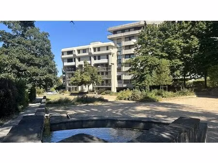 place de parking intérieure