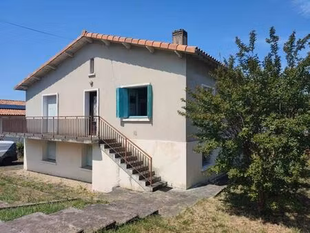 vente maison 5 pièces 133 m² chalais (16210)