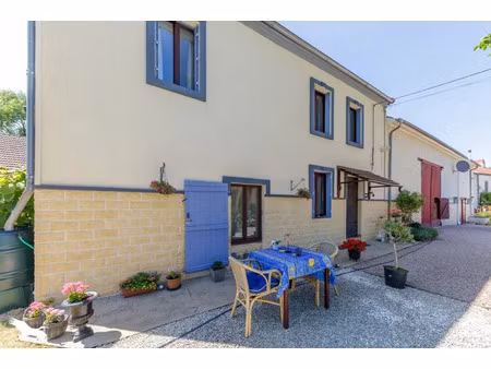 vente maison 8 pièces 223 m² à marcillat-en-combraille (03420)  180 000 €