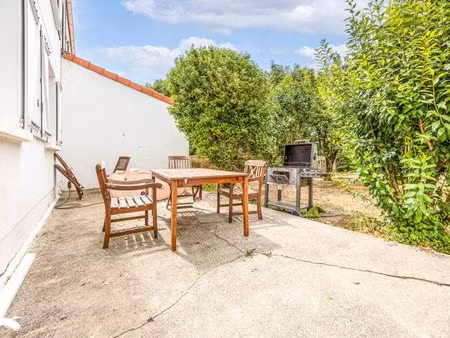 vente maison 5 pièces 83 m² à saint-georges-du-bois (17700)  199 900 €