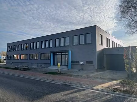 volledig vernieuwde magazijn- of opslagruimte