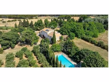 propriété avec piscine la barben (13)