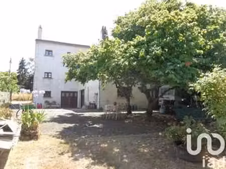 vente maison à bussac-sur-charente (17100) : à vendre / 200m² bussac-sur-charente