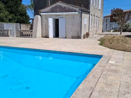 vente maison 6 pièces 189 m² à saint-estephe (33180)  275 800 €