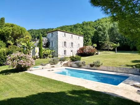proche d’agen - élégante maison de maître de 5 chambres  piscine et vue imprenable avec 16