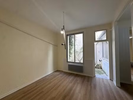 location divers 49 m² à sète (34200)