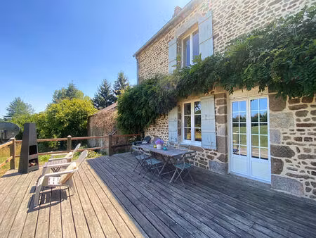 exclusivité rs : maison 3 chambres + dépendances sur 2 3 ha avec vue dégagée juvigny val d