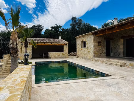 propriété de 151m2 sur plus de 3000m2 de terrain à 5 minutes de goudargues