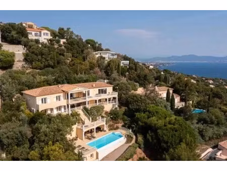 vente maison 11 pièces 325m2 les issambres 83380 - 1550000 € - surface privée