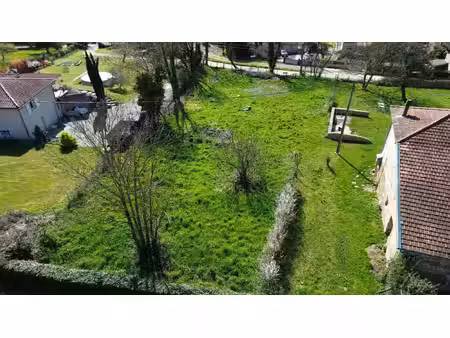 terrain constructible de 550 m2 non viabilisé