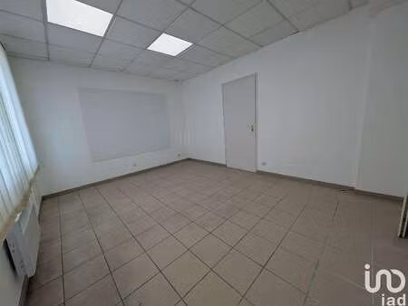 location bureaux et commerces à aytré (17440) : à louer / 226m² aytré