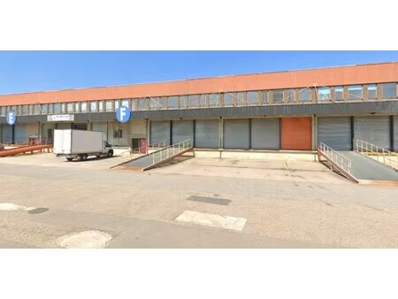 location local commercial