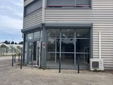 local commercial bureau show room