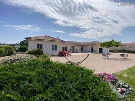 maison 8 pièces 175 m²