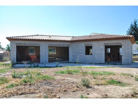 vente maison 4 pièces 124 m² villecroze (83690)