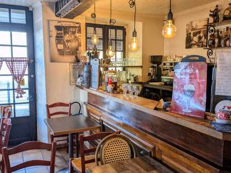 vente bureaux et commerces à machecoul (44270) : à vendre / machecoul