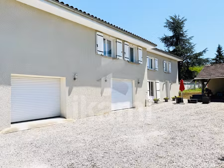 belle et grande maison à lens-lestang