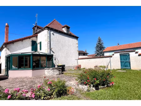 maison de 140 m2 située a effiat