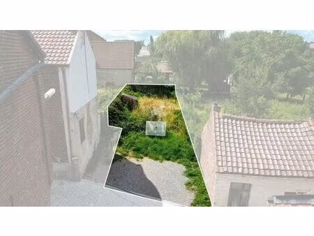 terrain à bâtir de 170m² à vendre dans la région de pieton