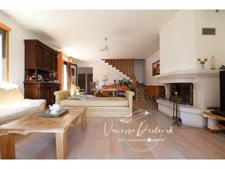 maison familiale 5 chambres avec piscine et sous sol total