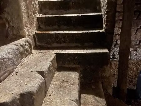 cave 50 m2 - a louer - centre amboise