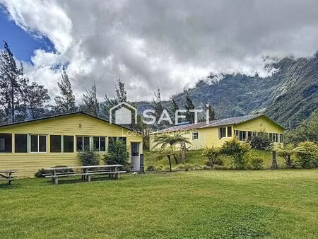 ensemble immobilier touristique – le gîte des cascades à cilaos