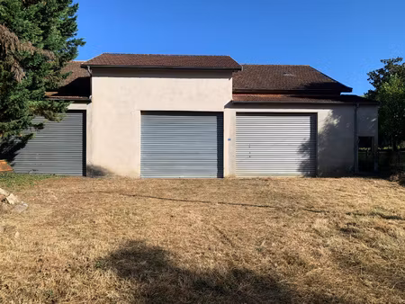 hangar de 315 m2 sur un terrain de 830 m2 !