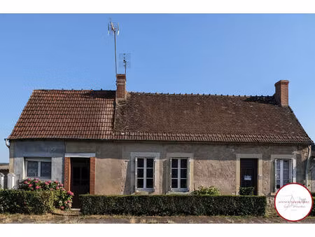 a rénover  longère de plain pied de 103 m² proche ainay le château