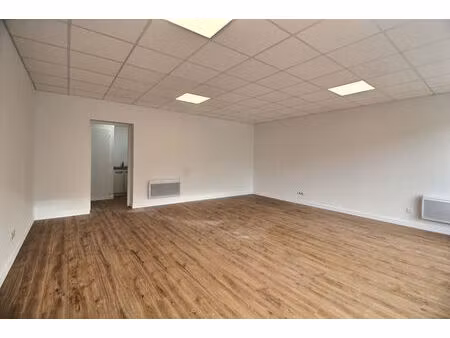 location local commercial  44.23m²  cestas