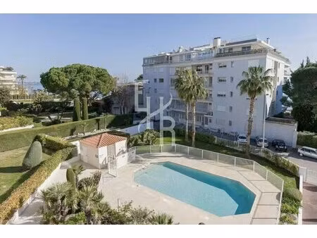 vend 4/5 pieces cannes piscine double garage cave