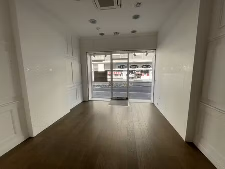 location local commercial tours 37000