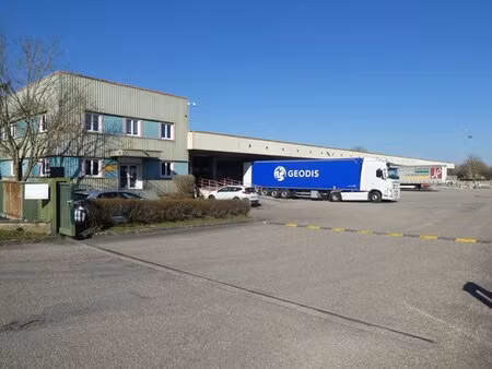 à louer local commercial 3 601 m² – 12 653 € |moulins-lès-metz