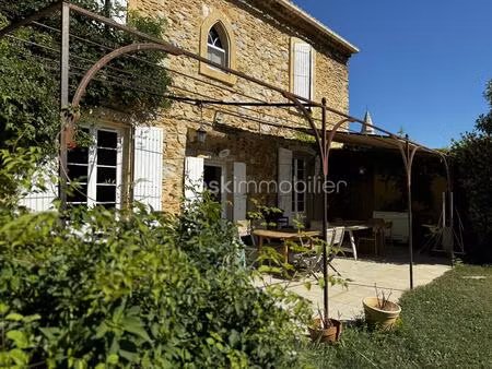 maison en pierre de 208 m² à codolet