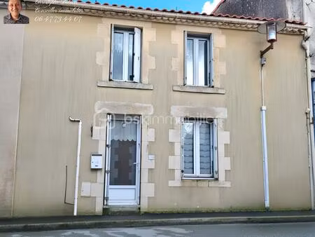 maison en pierre de 114 m² à saint-martin-des-noyers