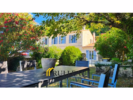 maison de charme en pierre avec gîte et vue imprenable sur l