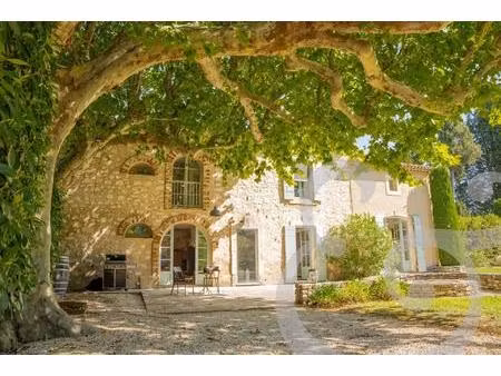 mas d'exception à plan-d'orgon avec piscine et tennis