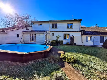 vente maison 7 pièces 225 m² à pugnac (33710)  261 000 €