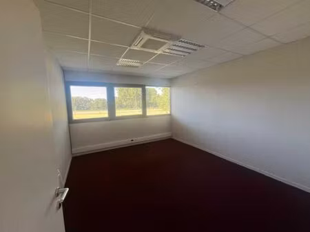 location bureau 360 m² à gouesnou (29850)