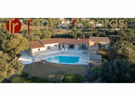 maison contemporaine avec piscine et jardin siran (34)