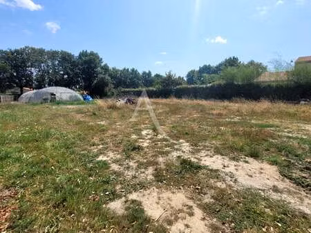 vente terrain à aubigny (85430) : à vendre / 651m² aubigny