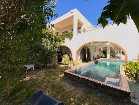 maison 4 chambres avec piscine dans quartier recherché