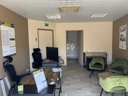 location bureau saint benoit 27 m²