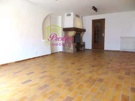 vente locaux professionnels 5 pièces 112.78 m² à le mesnil-le-roi (78600)  260 000 €