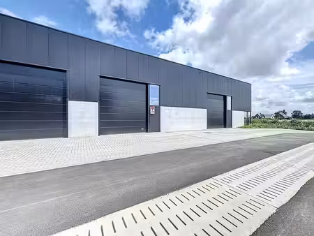 unité pme nouvellement construite à louer d'environ 180 m² d