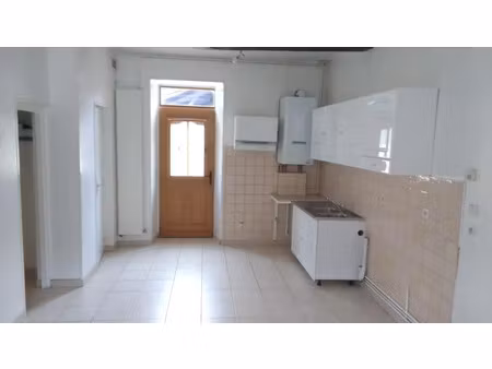 location maison 3 pièces 75 m² à saint-jean-les-deux-jumeaux (77660)  930 €